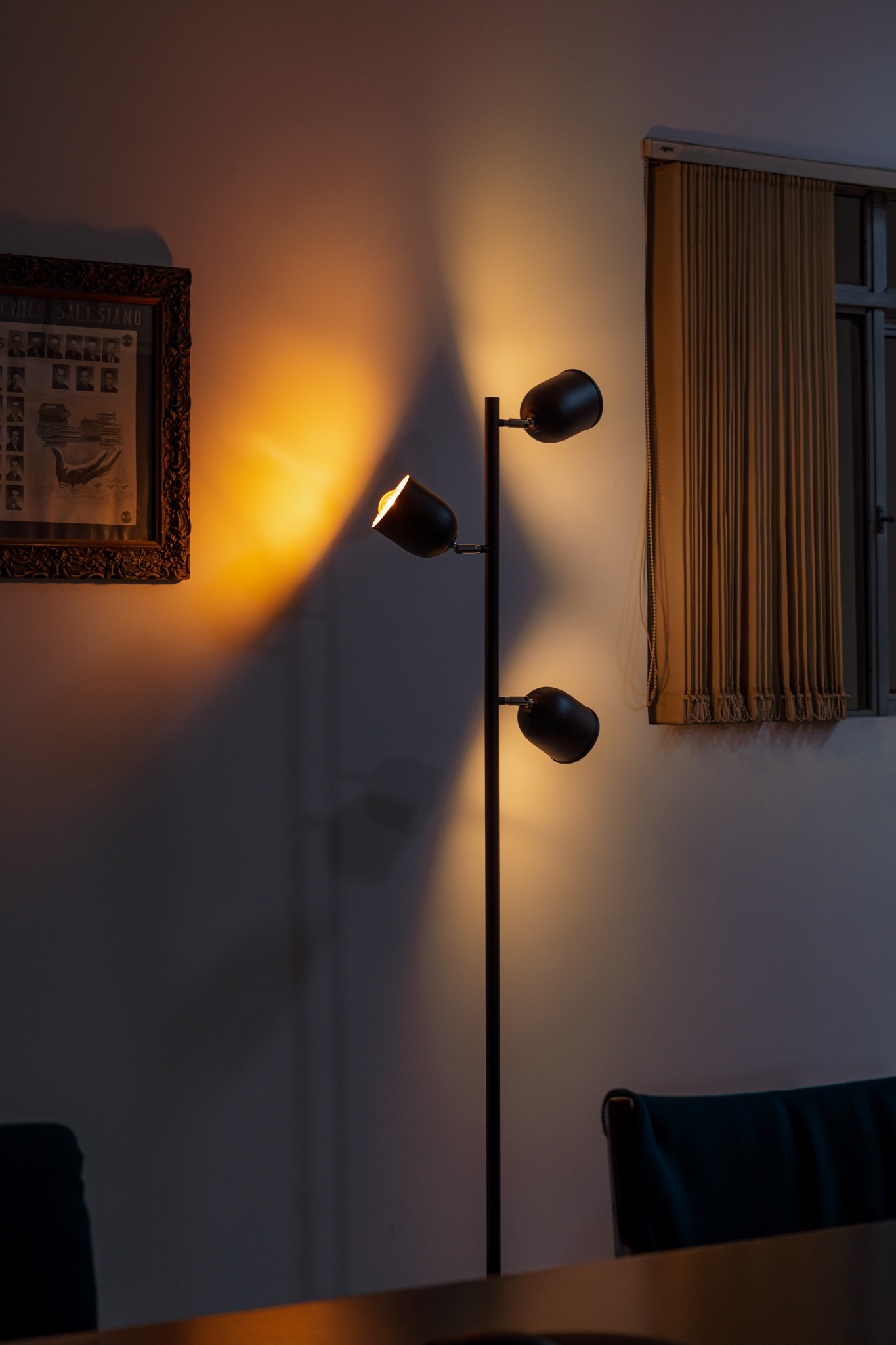 LÁMPARA DE PISO SERVINO X3 LUCES