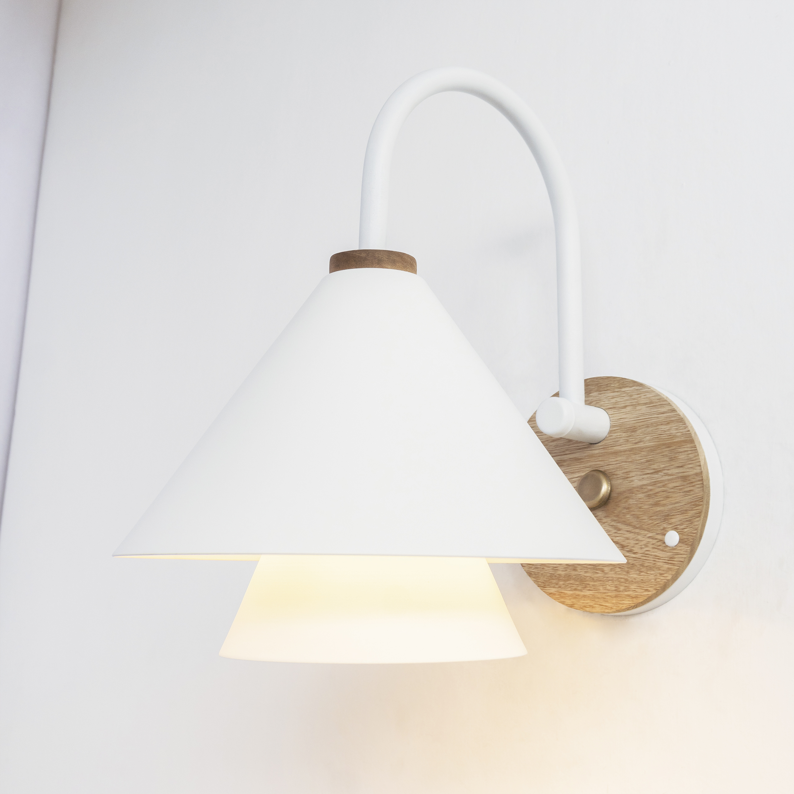 APLIQUE DE PARED LYRA