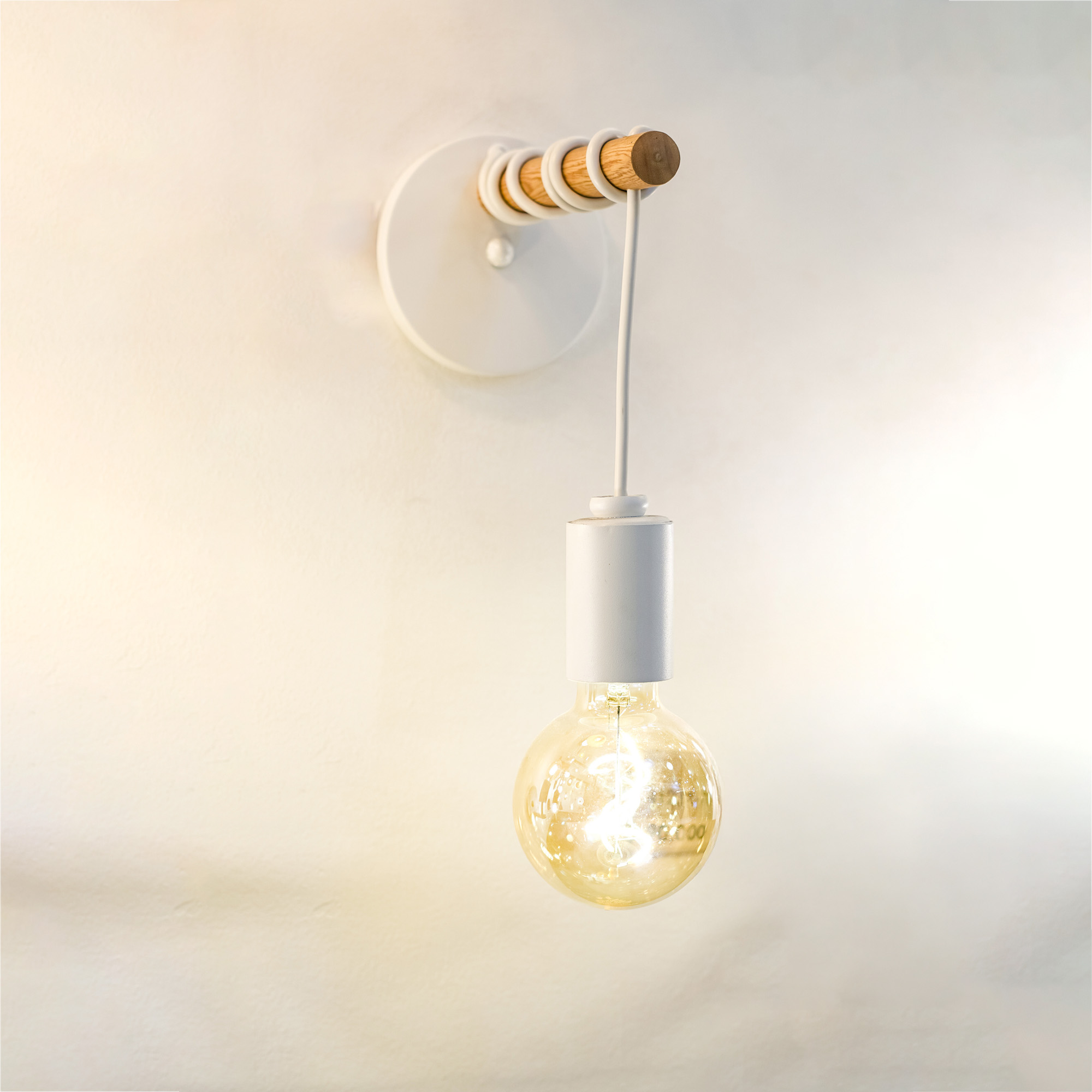 lampara de pared led​