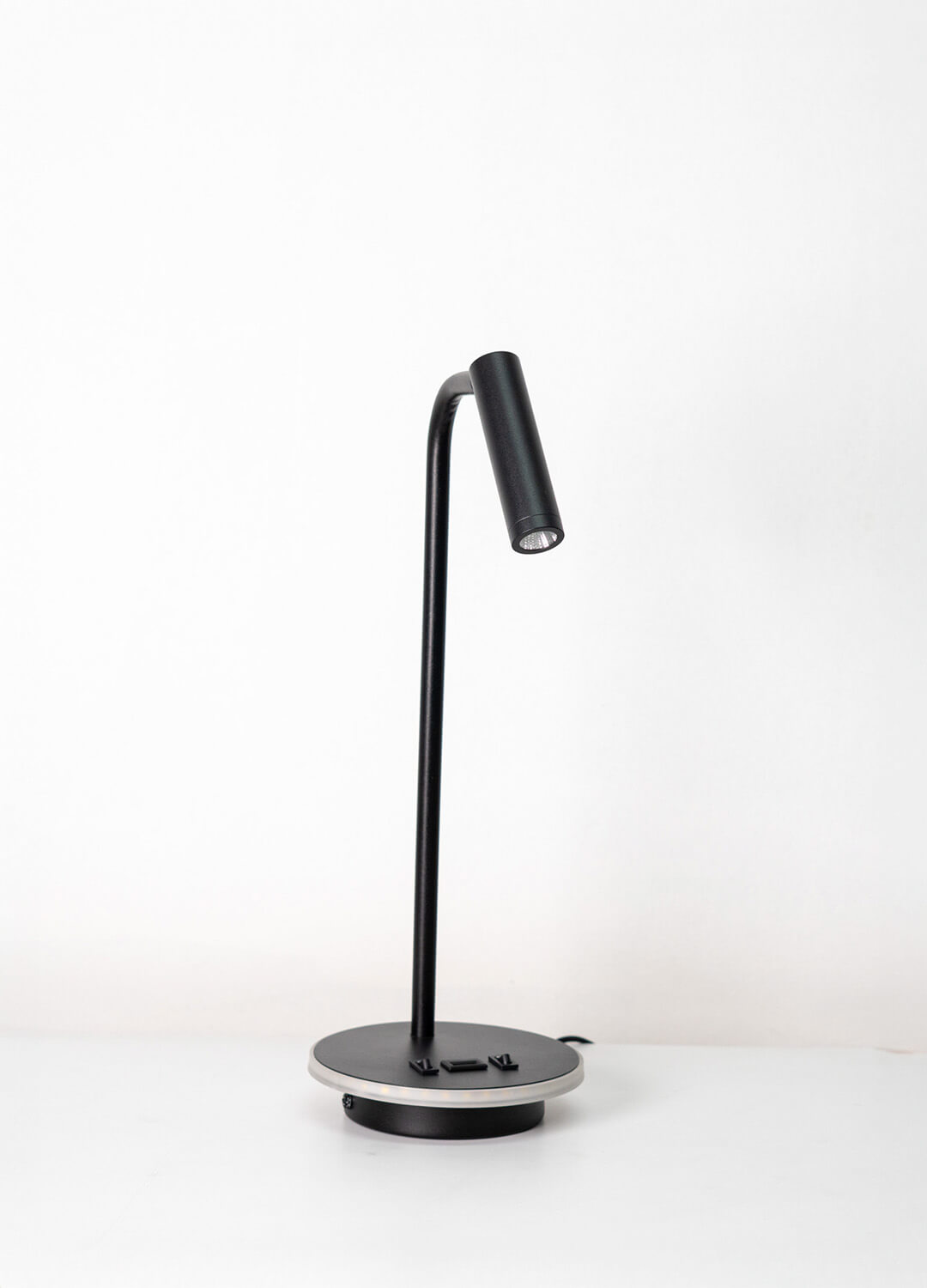 LÁMPARA DE MESA LEDA
